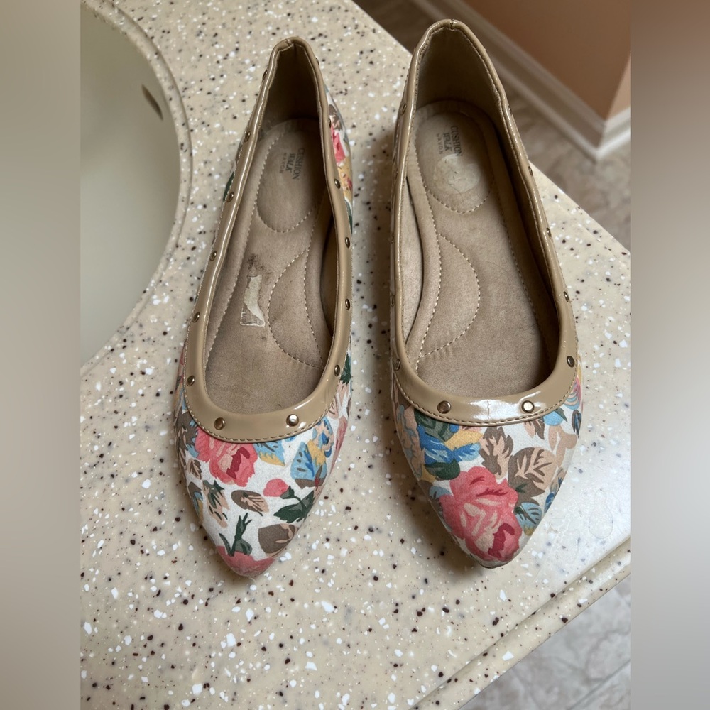 Ladies shoes